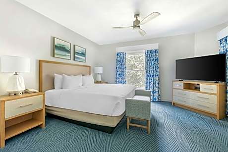 2 BEDROOM 1 KING 2 QUEENS SUITE ACC RI SHWER
