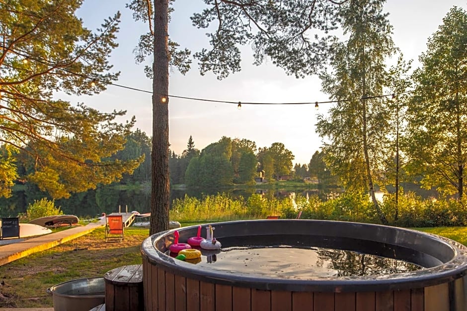 Tuba järveäärses puhkemajas - Saarjärve Puhkemaja