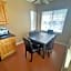 Deluxe Downtown Condo Close to Everything!