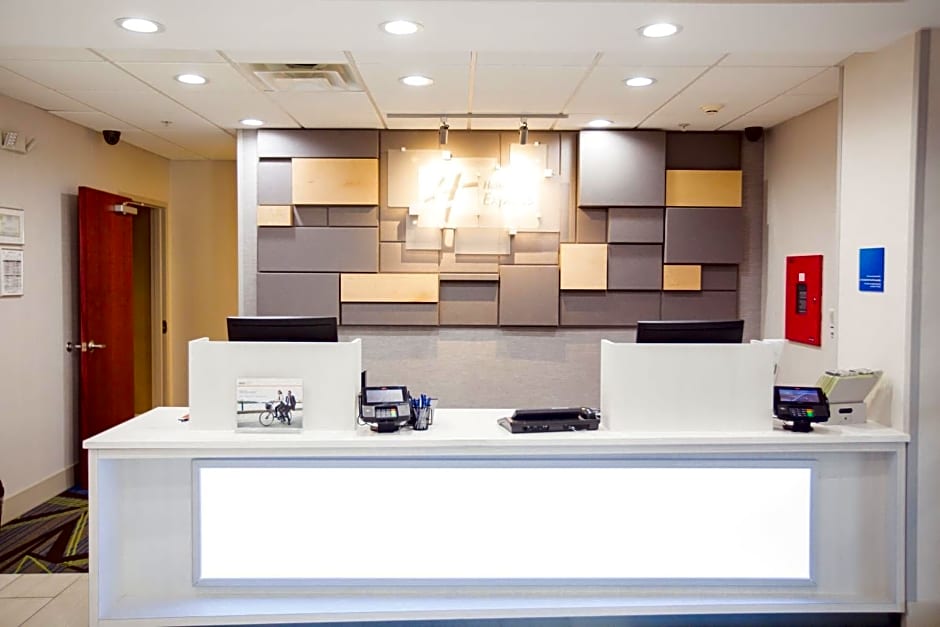 Holiday Inn Express & Suites Knoxville - Farragut by IHG