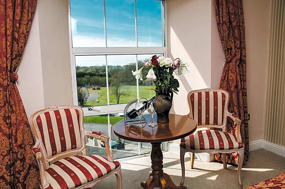 Castle Oaks House Hotel