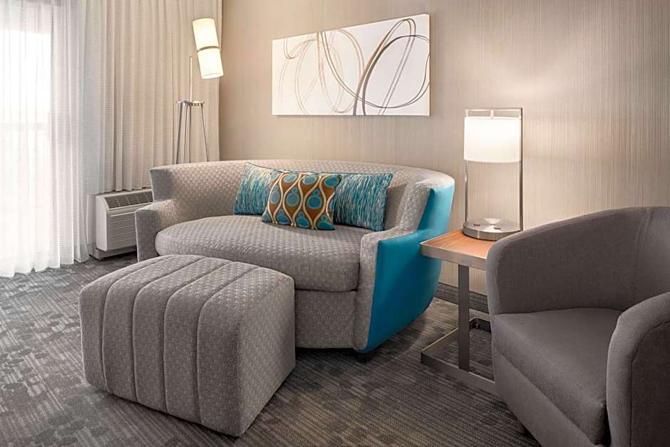 Courtyard by Marriott Chicago Bloomingdale