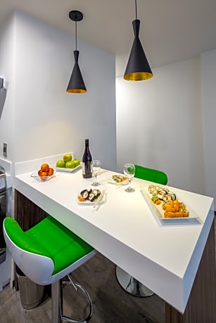 King Suite with City View