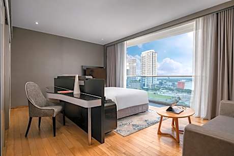 Studio Apartment with Harbor View