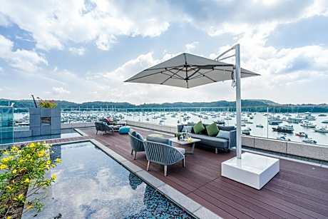 Connecting Ocean Front Terrace