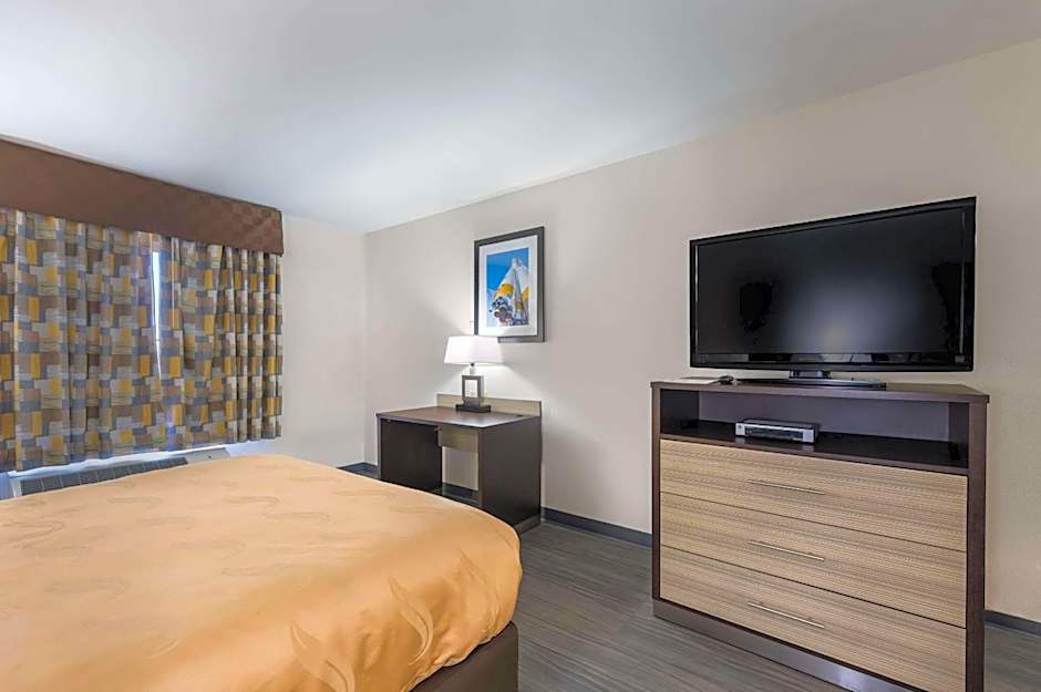 Quality Inn & Suites Huntsville Research Park Area