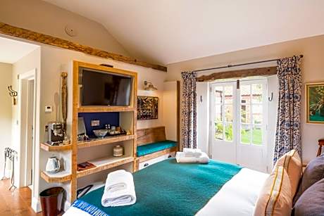 Standard Superking OR Twin Room  (DOG friendly)