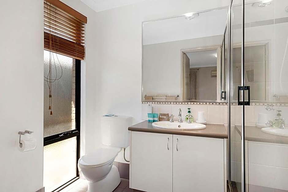 Baudins of Busselton Bed and Breakfast - Adults only