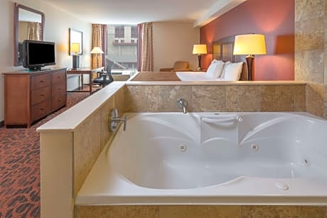 1 King Bed, Deluxe Studio Suite, Non-Smoking