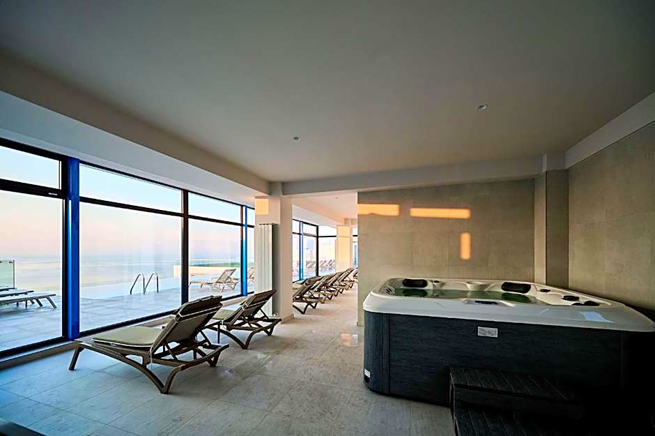 Alezzi Infinity Aparthotel & Spa