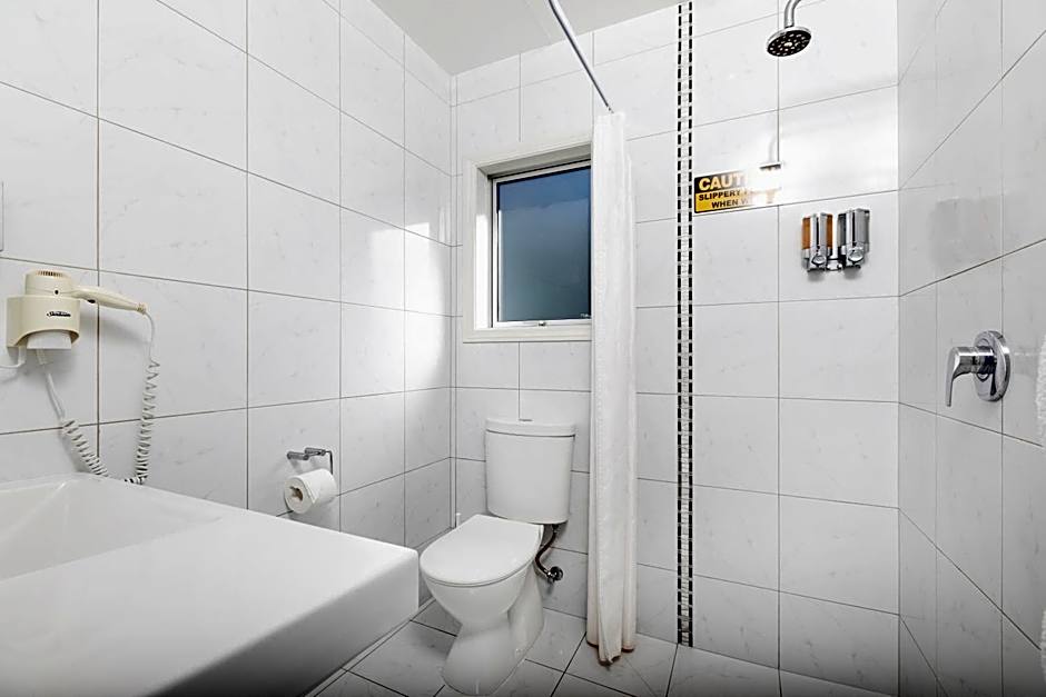 Beach Street Motel Apartments