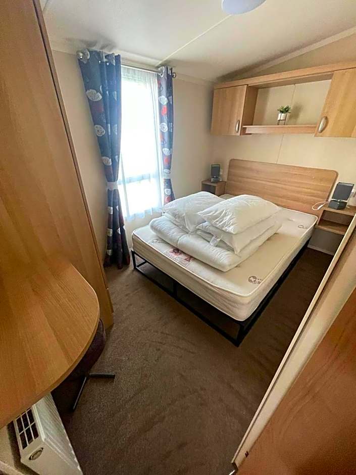 Lyons robin hood caravan 43SW