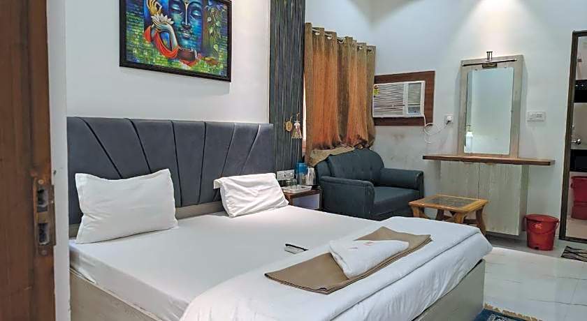 Khushi Paying Guest House