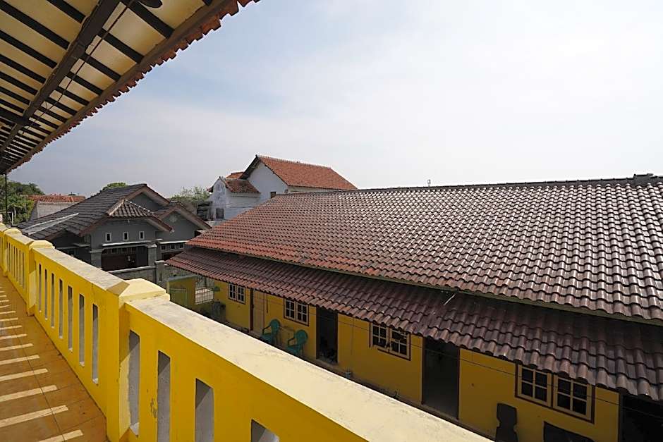 SPOT ON 93005 Berkah Kedawung Syariah  Near Fakultas Farmasi Universitas Muhammadiyah Ahmad Dahlan C