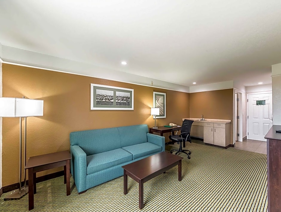 Quality Inn & Suites Seaworld North