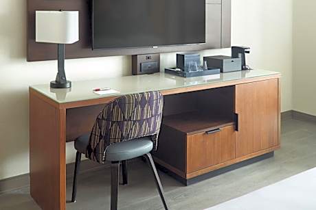 King Suite with Sofa Bed - Club Level