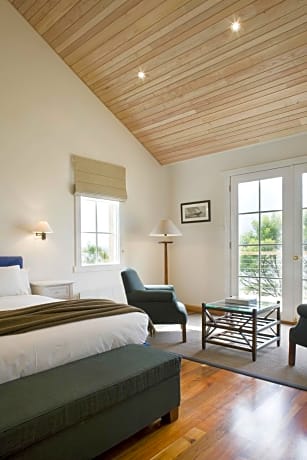 Premium King Suite with Spa Bath
