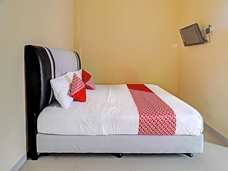 OYO 90945 Arizon Kost