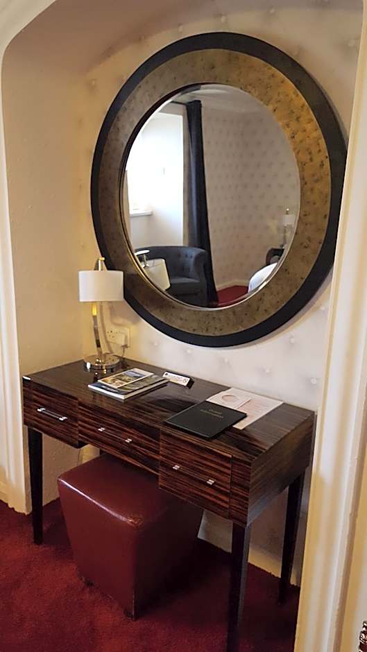 Barons Court Hotel Walsall