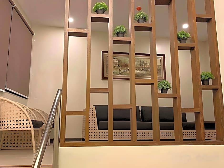 J7 HOTEL