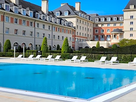 Dream Castle Paris