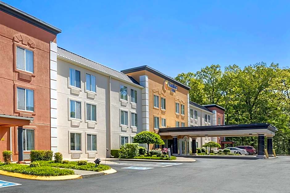 Photo 1 of 34 of Comfort Inn Dickson