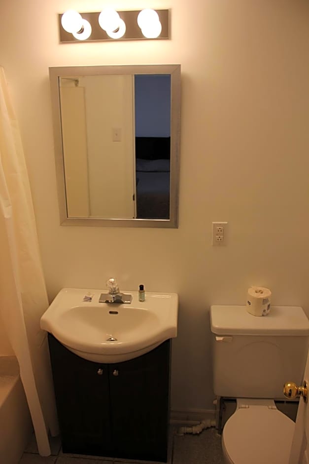 Stonehouse Motel and Restaurant