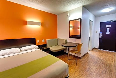King Room - Non-Smoking