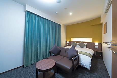 Queen Room - Non-Smoking