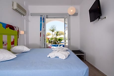 Double Room with Outdoor Jetted Tub