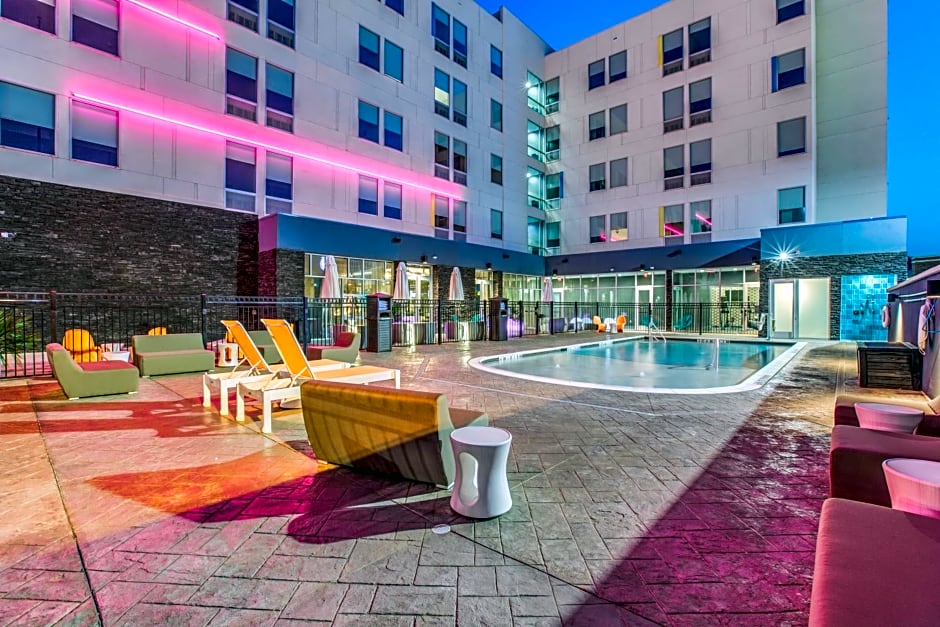 Aloft Dallas Arlington Entertainment District