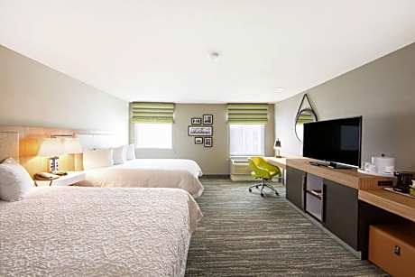 Room with Two Queen Beds - Non-Smoking