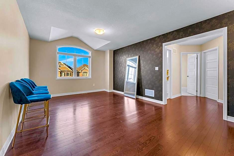 Spacious Family Getaway Near Nature & Dining