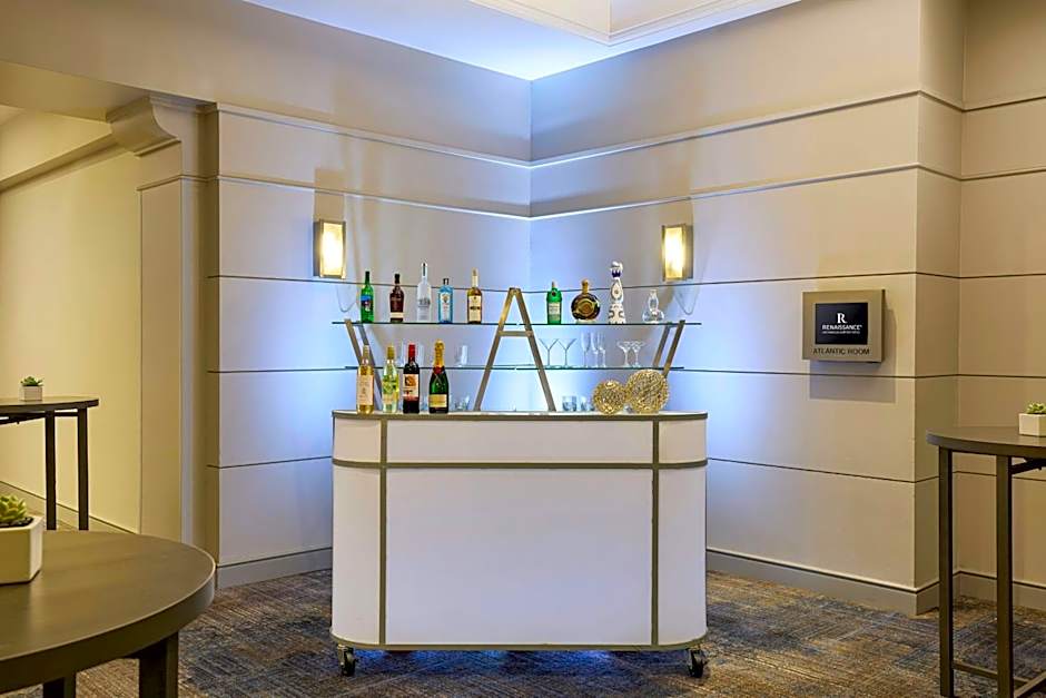 Renaissance Los Angeles Airport Hotel