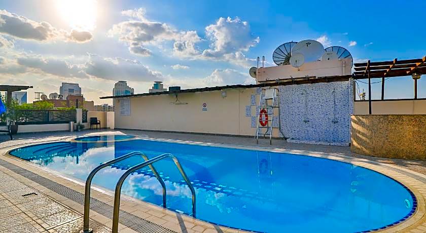 Landmark Summit Hotel