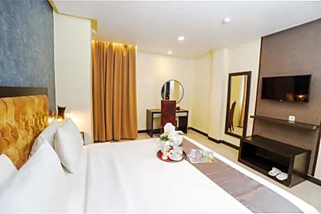 Deluxe Queen Room