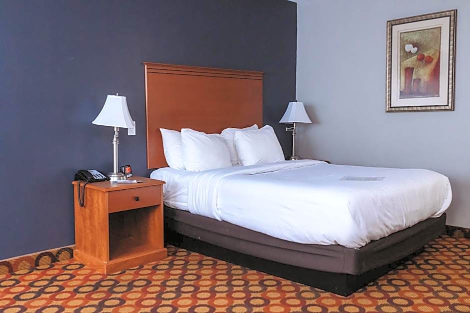 AmericInn by Wyndham Appleton Downtown