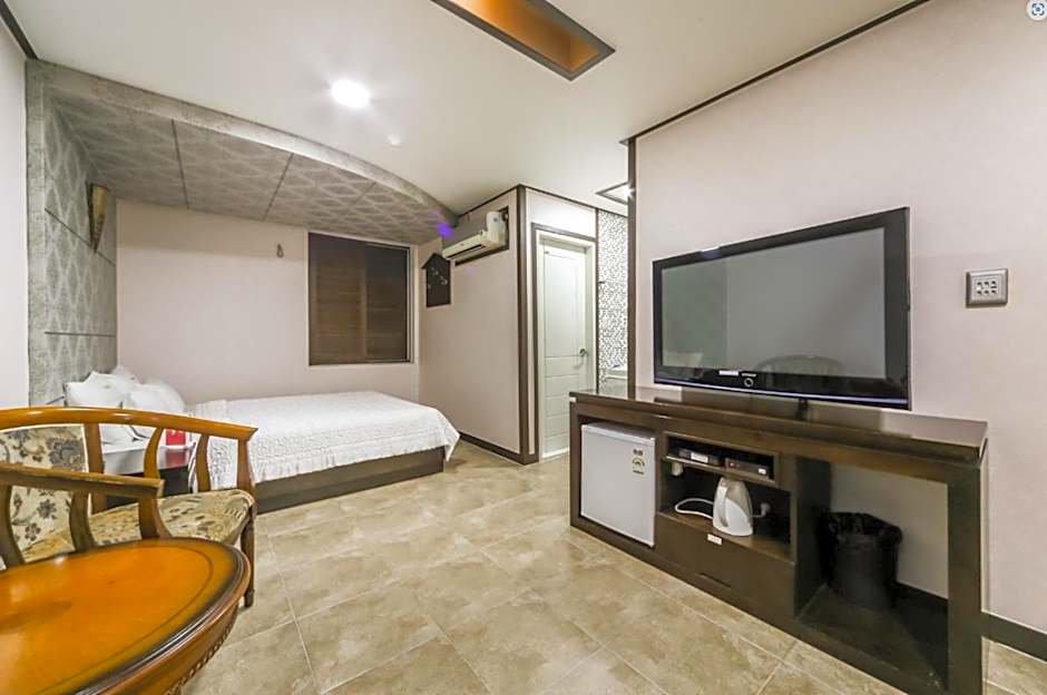 Prada motel