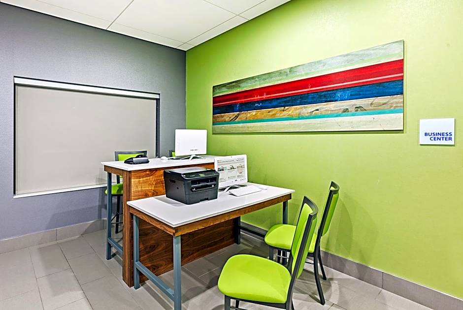 Holiday Inn Express & Suites Perryton By IHG