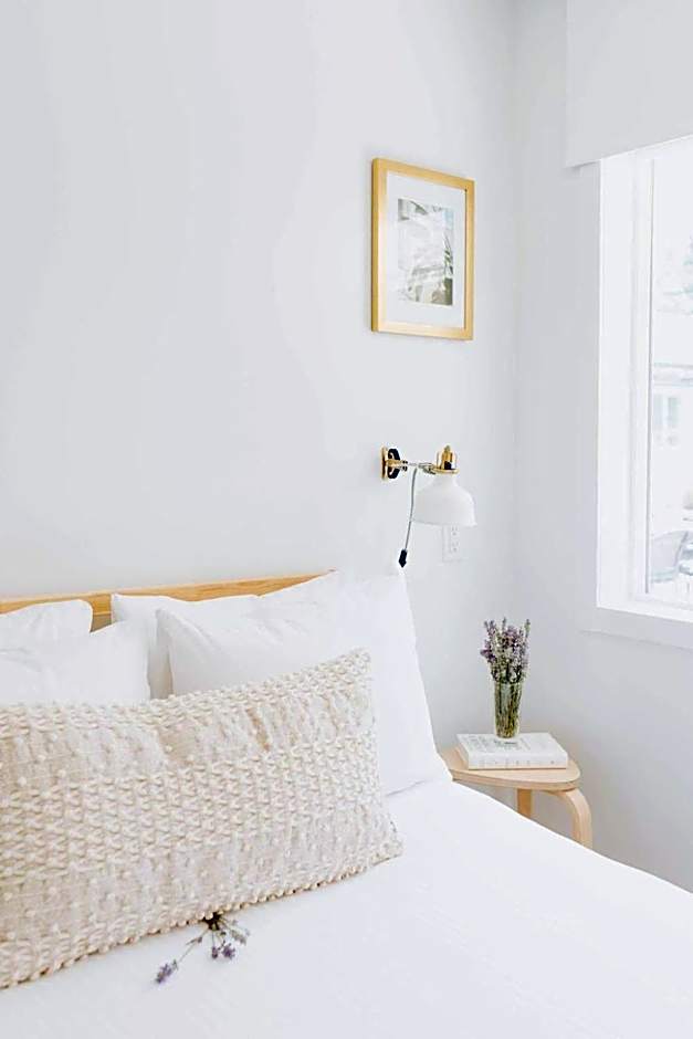 Naramata Courtyard Suites