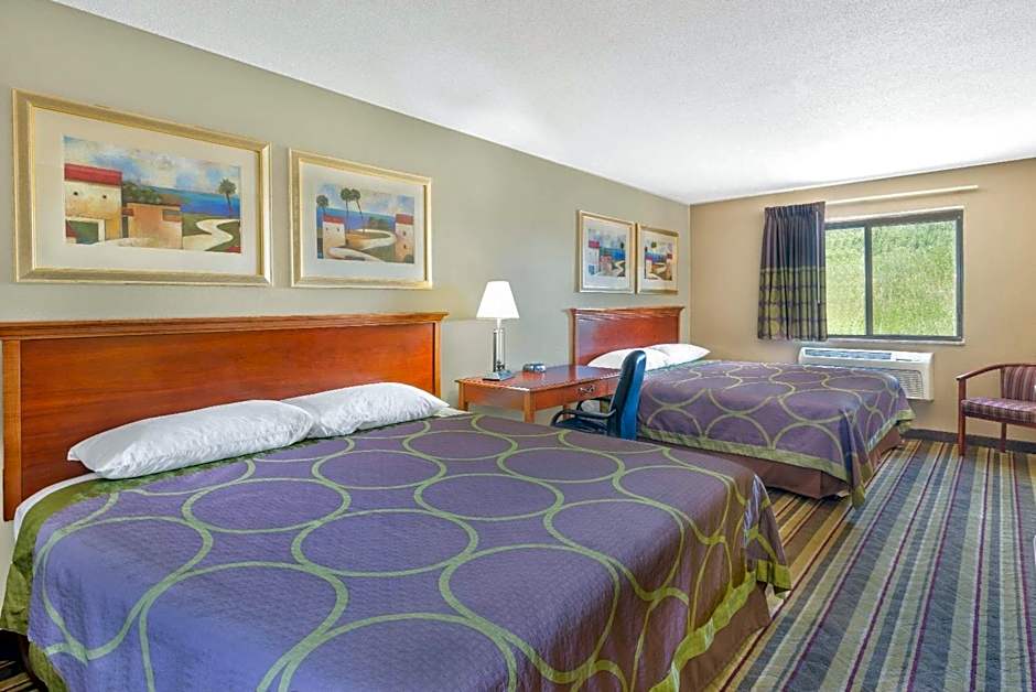 Super 8 by Wyndham Tilton/Lake Winnipesaukee