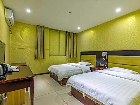 Guangzhou Business Hotel (Shangxiajiu Pedestrian Street Changshou Road Subway Station Branch)