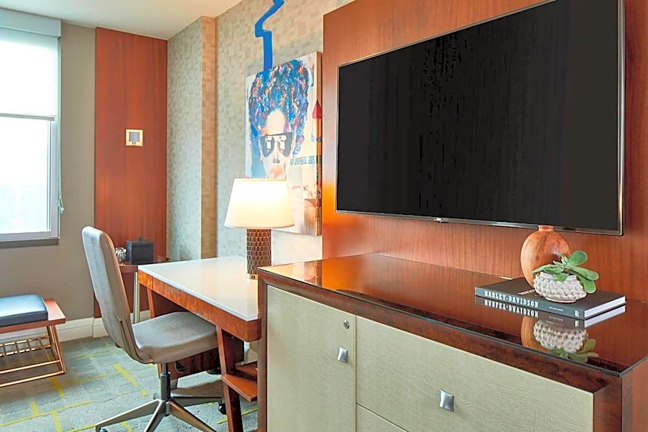 Renaissance by Marriott Atlanta Midtown Hotel