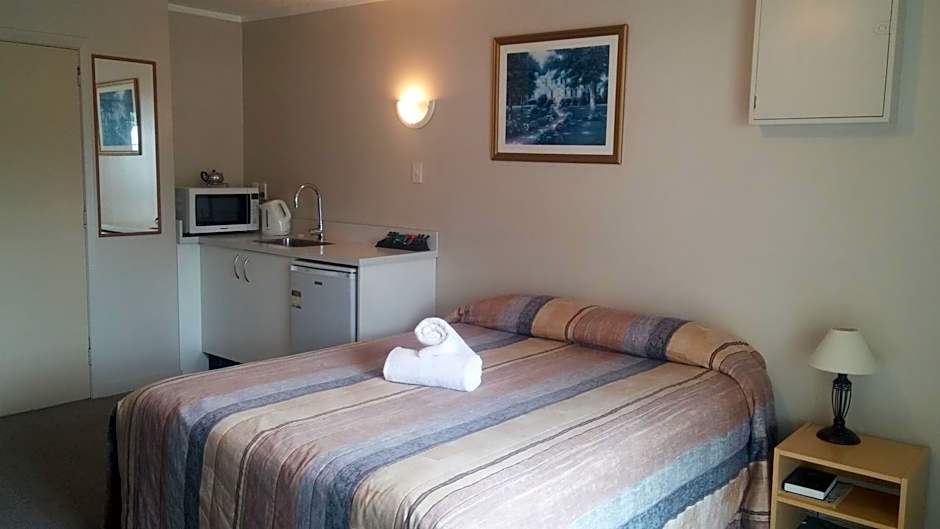 Raymar Motor Inn