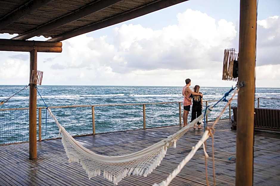 Casa com 5 suítes, sauna, piscina e área gourmet