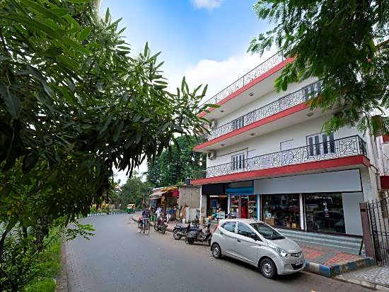 Falcon Guest House – Calcutta, LA