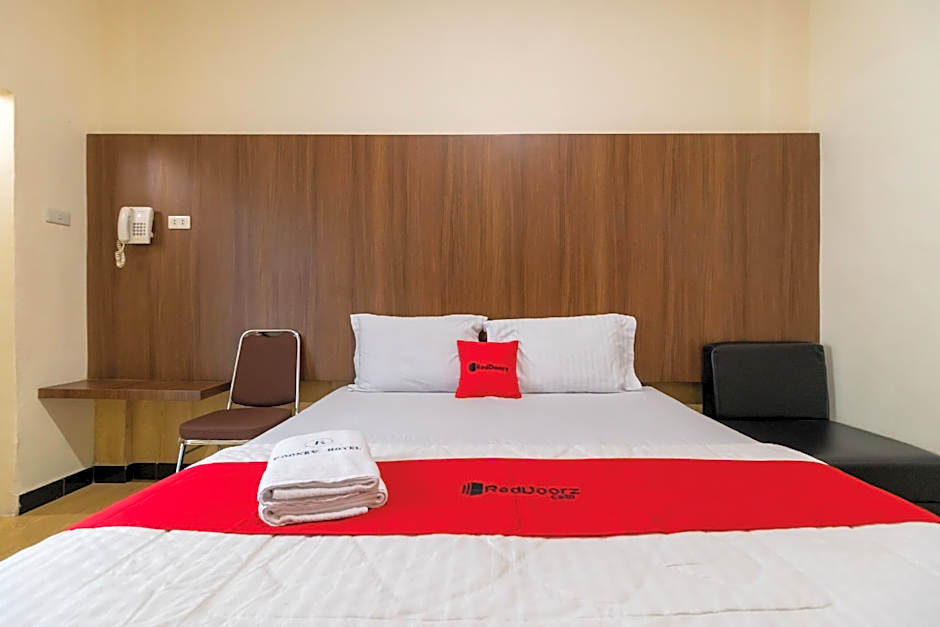 RedDoorz Plus near Ramayana Pematangsiantar