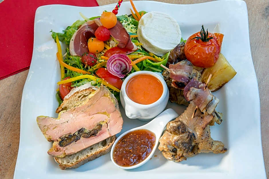 Logis Hôtels - Hôtel et Restaurant Les Voyageurs