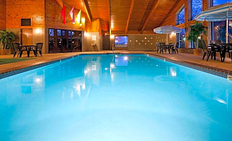 AmericInn by Wyndham Manitowoc