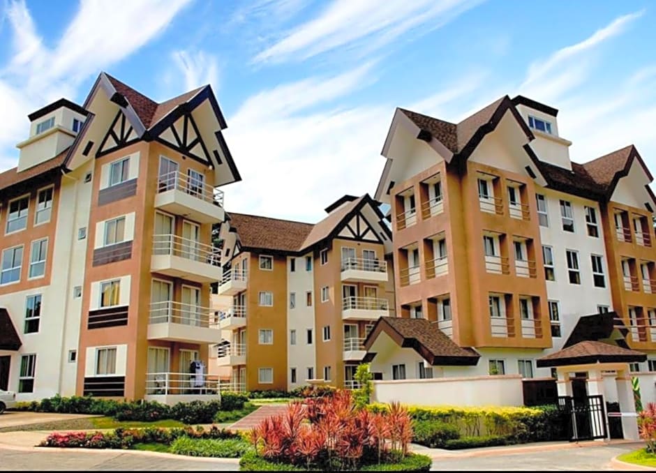 The Breys Courtyards Manor by Goshen